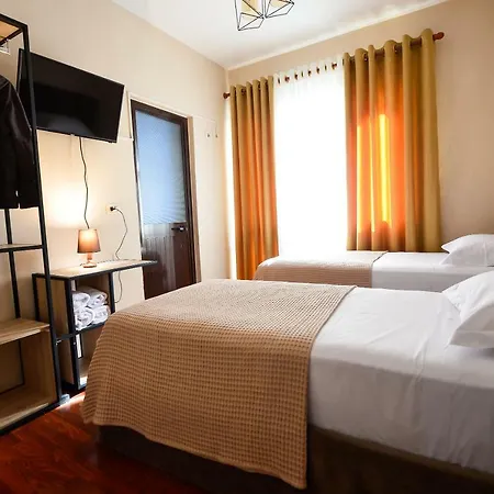 Niku Отель Тирана