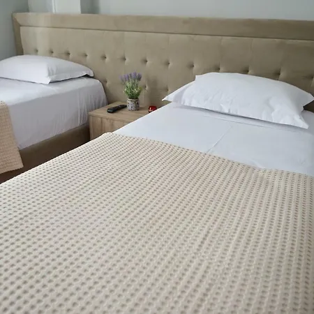 Niku 3* Tirana