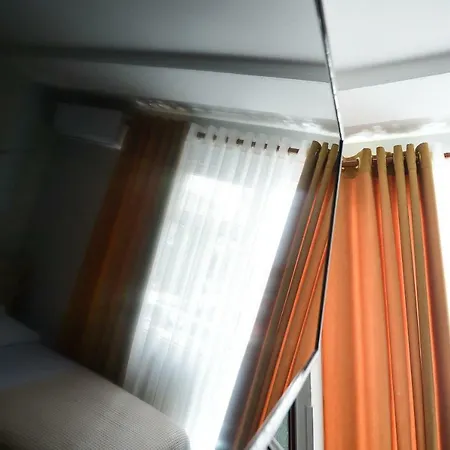 Niku Szálloda 3*